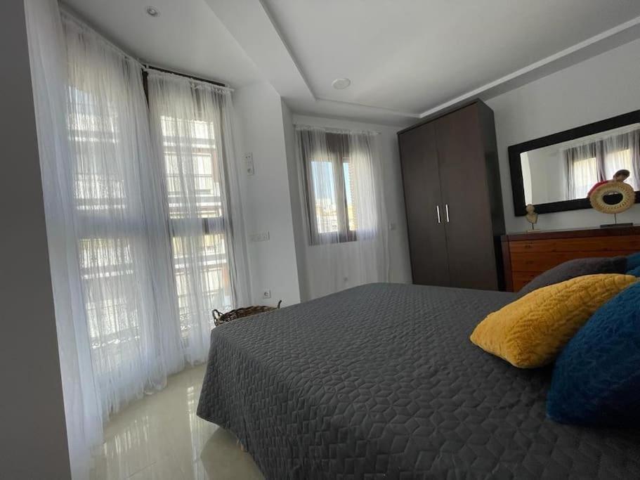 Ferienwohnung Piso Centro Elche Junto Basilica Exterior foto